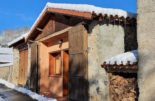Esbareich House | Charming accommodation in a mountain village