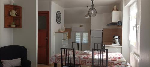 Savignac-les-Ormeaux Apartment | Chez Thythy - 8 La Capelette