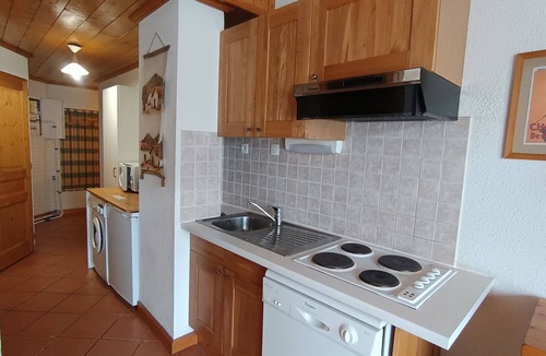 Montgenevre Apartment | Close to slopes! Apartment for 6 with parking, pets allowed