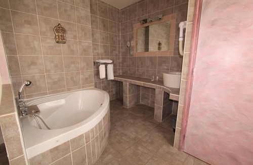 Martigues Hotel | Hôtel Martigues Le 5