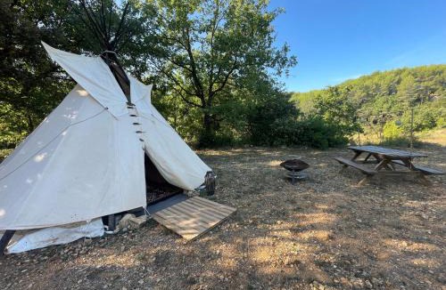Trans-en-Provence Other | Le tipi Naskapi