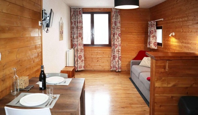100m from resort center, 1st floor, view valley, tv, ski locker, 20m², Les Orres