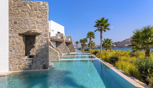 Aeonic Suites and Spa