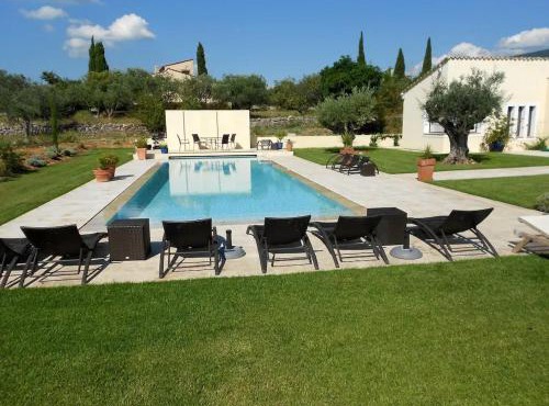 Appartement charmant à Seillans avec piscine