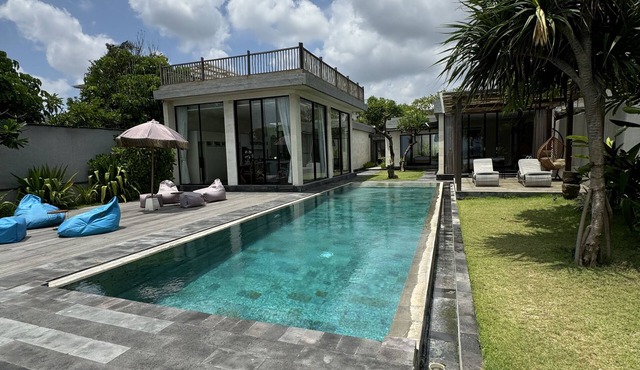 Beach front nakula villa luxury 3 bedroom with private swimming pool & breakfast