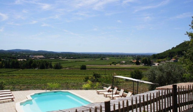 Chambre D'hotes Lavendel is a family room, two rooms and a bathroom.
