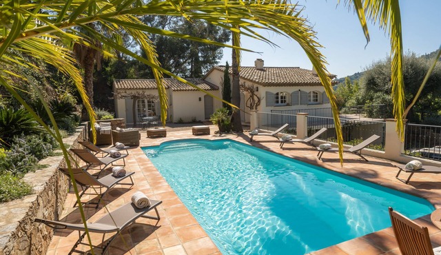 Charming 3* villa between sea and mountains with heated pool