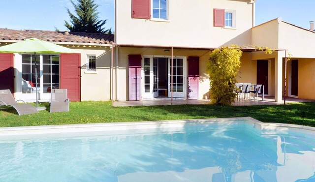 Cosy apartment in villa for 8 guests with WIFI, private pool, A/C, TV, terrace and pets allowed