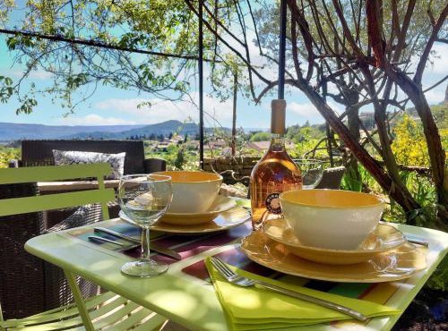 Garden cottage, private terrace and access to pool