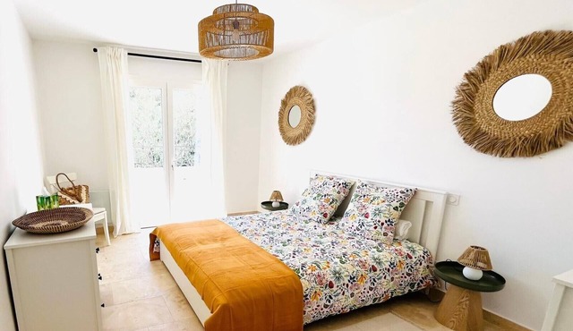 Guest Room 'Chambre Rez De Terrasse' with Mountain View, Wi-Fi, and Air Conditioning