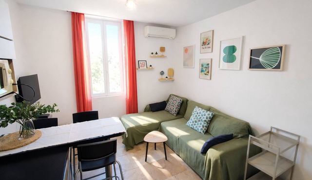 L'Escale en Provence: village center, air conditioning, wifi