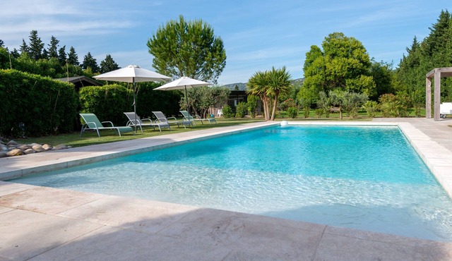 MAS MODERNE VUE LUBERON