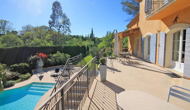 Peaceful house with pool