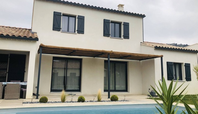 Quiet modern villa
