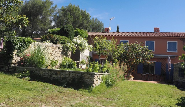 RENTALS IN THE PROVENCAL COUNTRYSIDE IN LE BEAUSSET (VARÀ)