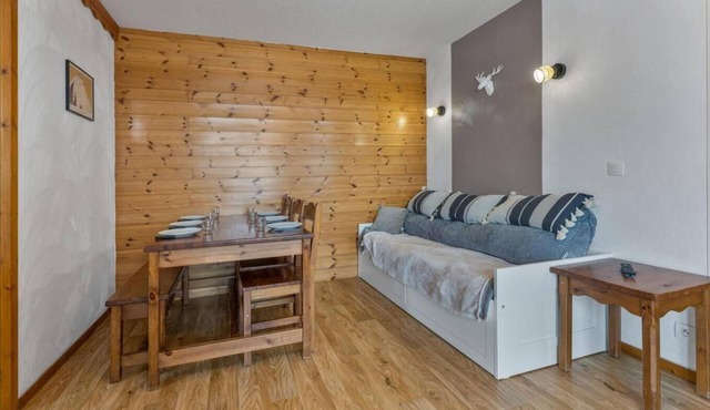 Resort center, 1st floor, fitness, swimming pool, sauna, balcony, tv, ski locker, 40m², Les Orres