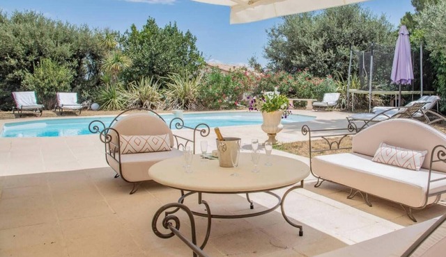 Spacious Family Home in Peymeinade – Sleeps 10 – Pool & Garden