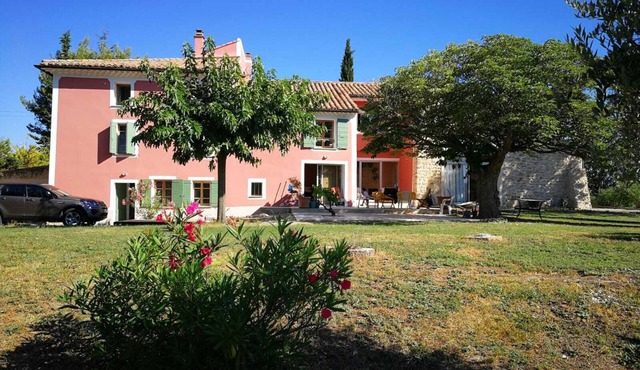 The ventoux - LOFT, unobstructed view Mt. Ventoux, private terrace and parking