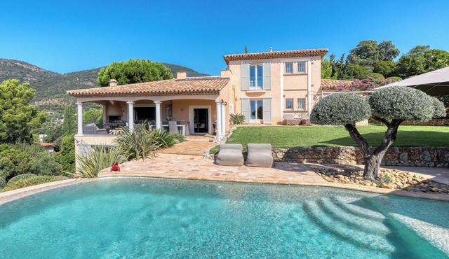 VILLA ALOUETTE, HEATED SWIMMING POOL, SEA VIEW, 15min from SAINT TROPEZ