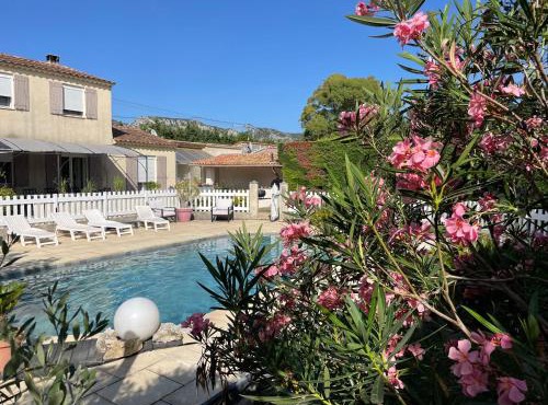 Villa de caractères,piscine, vue sur le luberon,3 chambres