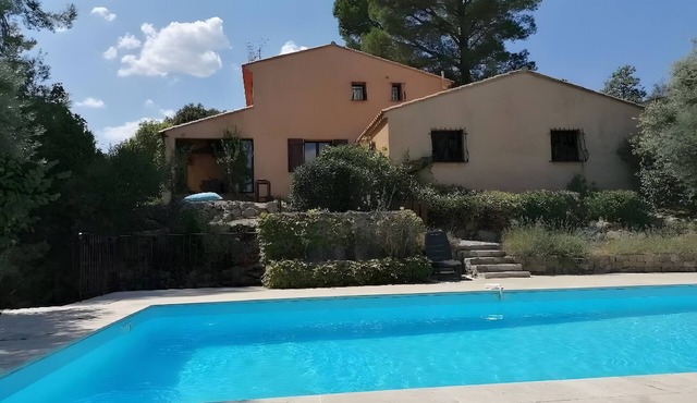 Villa Les Agrions – Peaceful Provençal Retreat with Pool, Sleeps 12