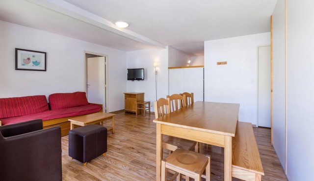 Wifi, 50m from shops, swimming pool, sauna, hammam, balcony, tv, ski locker, 34-45m², Val d'Allos