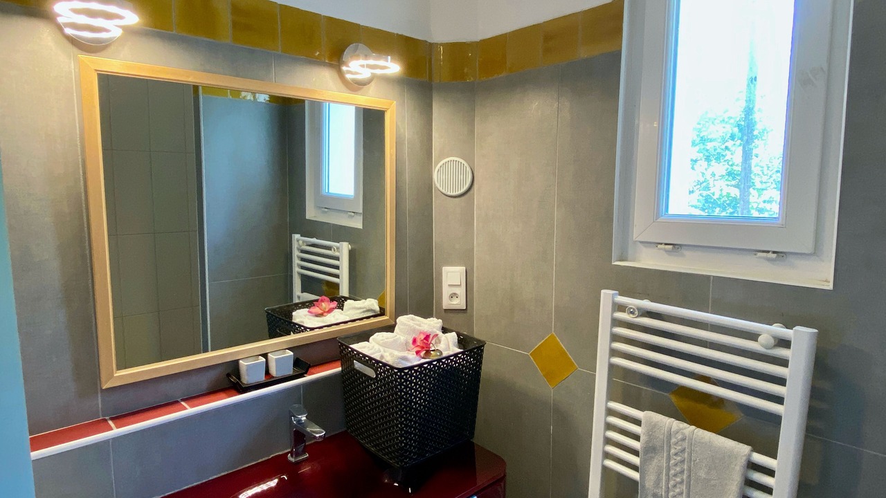 Photo of Bathroom in Arles